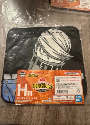 Serviette ichiban Best jeaniste, marque: Ichiban Kuji, état: Neuf avec étiquette, 2,00 €, 2,80 € Protection acheteurs incluse