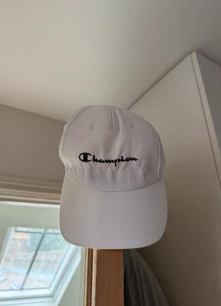 White cap, brand: Champion, condition: Good, size: One size, £8.00, £9.10 includes Buyer Protection