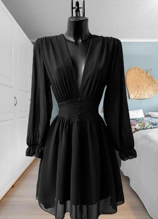 Robe mini noire, marke: Boutique Parisienne, zustand: Sehr gut, größe: S / 36 / 8, 31,00 €, 33,25 € beinhaltet Vinted-Käuferschutz Pro