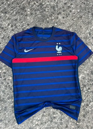 Maillot équipe de France Nike euro 2021 taille M, marque: Nike, état: Très bon état, taille: M, 20,00 €, 21,70 € Protection acheteurs incluse