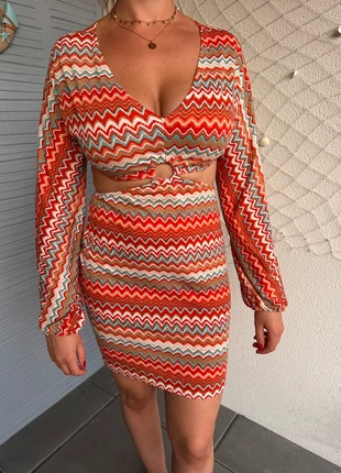 Robe d’été à motif taille L ouverte dans le dos Shein parfait état, état: Neuf sans étiquette, taille: L / 40 / 12, 5,00 €, 5,95 € Protection acheteurs incluse