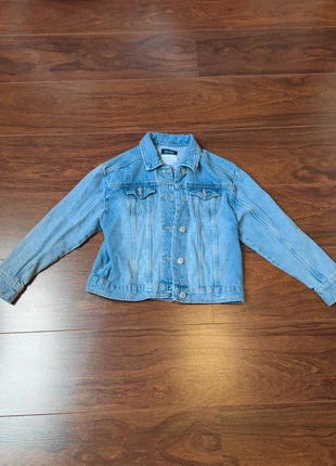 Veste en jean Kiabi 10 ans, marque: Kiabi, état: Très bon état, taille: 10 ans / 140 cm, 9,00 €, 10,15 € Protection acheteurs incluse