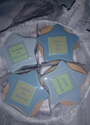 coffret de 4 boîtes naissance, staat: Nieuw zonder prijskaartje, maat: Pasgeborene, 44 cm, € 8,00, € 9,10 inclusief Kopersbescherming