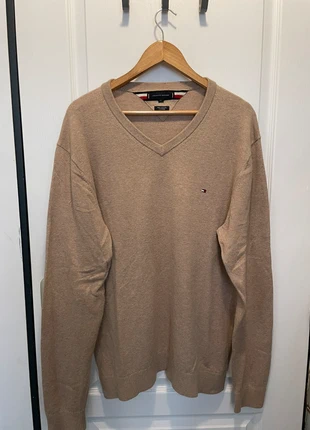 Pull / Sweat à col V beige Tommy Hilfiger, marke: Tommy Hilfiger, zustand: Sehr gut, größe: XXL, 20,00 €, 21,70 € inklusive Vinted-Käuferschutz