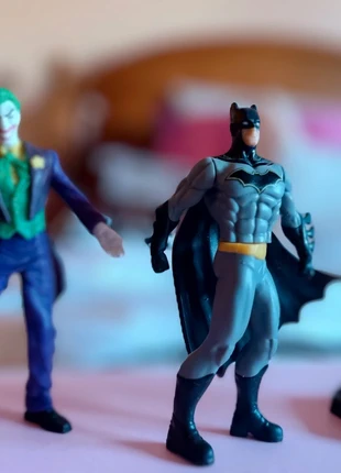 Pack 2 Figuras Batman & Joker+Bat-Signal - DC Comics | Pack de 2 figurines Batman & Joker+Bat-Signal, marca: Local, estado: Muito bom, tamanho: Tamanho único, €15.00, €16.45 inclui Proteção do Comprador