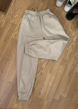 Jogging beige serré à la taille, brand: Shein, condizioni: Ottime, taglia: S / IT 40 / EU 36, €4.00, €4.90 include la Protezione acquisti