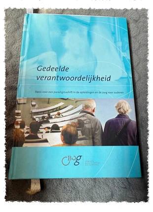 Gedeelde verantwoordelijkheid – Paradigmashift in ouderenzorg Uitverkoop, état: Très bon état, 2,00 €, 2,80 € Protection acheteurs incluse