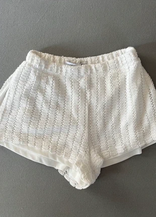 cream crochet lace shorts double layered, merk: Bershka, staat: Heel goed, maat: S / 36 / 8, € 17,00, € 18,55 inclusief Kopersbescherming