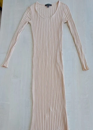 Robe pull maxi longue Primark - taille 36 - écru - côtelée - moulante - automne hiver, merk: Primark, staat: Heel goed, maat: S / 36 / 8, € 6,00, € 7,00 inclusief Kopersbescherming