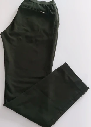 Pantaloni dritti Guess verde scuro tg 44, marque: GUESS, état: Très bon état, taille: L / 40 / 12, 15,00 €, 16,45 € Protection acheteurs incluse