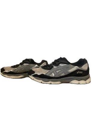 Asics Gel NYC Schwarz Grau – Gr. 40.5, guter Zustand, marque: Asics, état: Bon état, taille: 40,5, 18,00 €, 19,60 € Protection acheteurs incluse