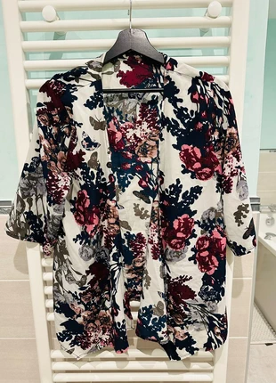 Gilet fleuris, condition: Very good, size: M / 38 / 10, €5.00, €5.95 includes Buyer Protection