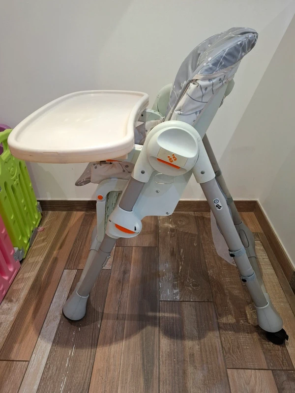 Chaise haute bébé - photo numéro 2