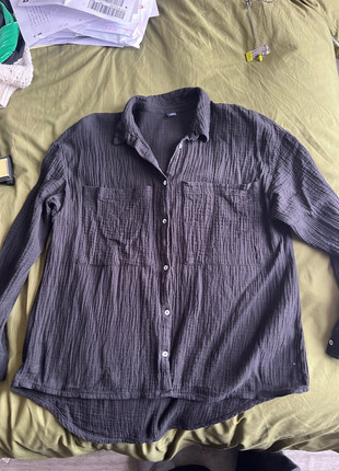 Chemise noire over size Kiabi en coton, marque: Kiabi, état: Très bon état, taille: M / 38 / 10, 5,00 €, 5,95 € Protection acheteurs incluse