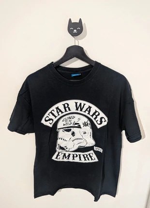 Star Wars Empire T-Shirt – Stormtrooper Print – Größe L/XL, marke: Star Wars, zustand: Sehr gut, größe: L / 40 / 12, 1,99 €, 2,79 € inklusive Vinted-Käuferschutz