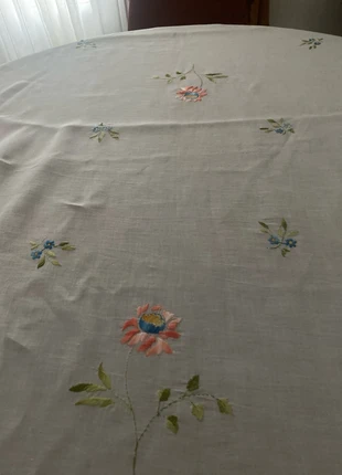 Nappe brodée fleurs roses et bleues, brand: sans marque, condizioni: Nuovo senza cartellino, €15.00, €16.45 include la Protezione acquisti