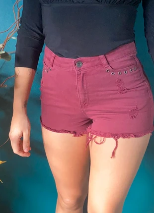 Mini short en jean bordeaux, marque: Clockhouse, état: Neuf sans étiquette, taille: S / 36 / 8, 5,00 €, 5,95 € Protection acheteurs incluse