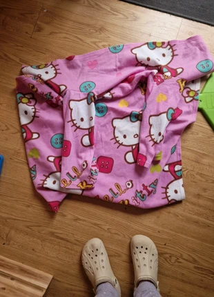 Blanket with arms, brand: Hello Kitty, condition: Very good, £3.00, £3.54 includes Buyer Protection