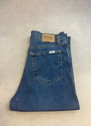 Jean high rise straight – Signature by Levi Strauss – Taille W28 équiv. S – W2L26, merk: Levi's, staat: Heel goed, maat: S / 36 / 8, € 25,00, € 26,95 inclusief Kopersbescherming