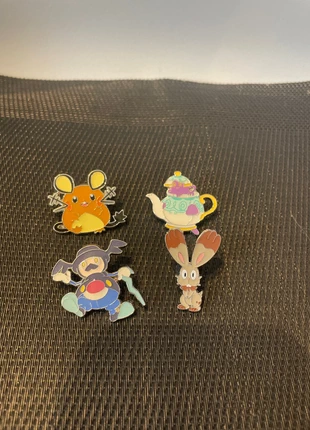 Lot 4 Pin’s Pokémon Dedenne Glaquette de Galar Sapereau Polthegeist broche en très bon état, brand: Pokémon, condition: Very good, €10.00, €11.20 includes Buyer Protection Pro