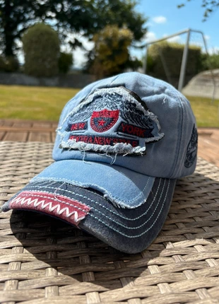 Casquette Brodé Bleue et Rouge effet usé - Y2K style vintage, marke: y2k, zustand: Sehr gut, größe: Einheitsgröße, 10,00 €, 11,20 € inklusive Vinted-Käuferschutz