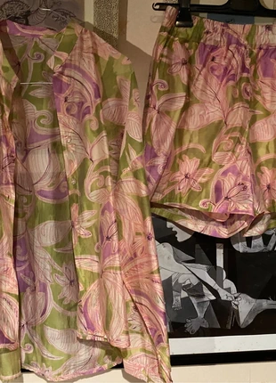 Completo donna shorts e camicia nuovo, brand: nessuno, condizioni: Nuovo senza cartellino, taglia: S / IT 40 / EU 36, €14.00, €15.40 include la Protezione acquisti