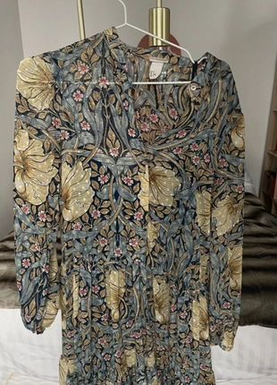 Robe longue fleurie - mi saison - H&M, merk: H&M, staat: Heel goed, maat: S / 36 / 8, € 8,00, € 9,10 inclusief Kopersbescherming