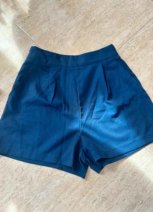 Pantalón vestir corto, brand: Shein, condizioni: Nuovo senza cartellino, taglia: XS / IT 38 / EU 34, €3.00, €3.85 include la Protezione acquisti