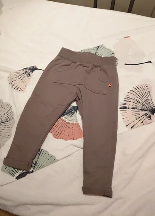 Stretch broekje, marca: Zeeman, estado: Muito bom, tamanho: 12-18 meses / 80 cm, €1.00, €1.75 inclui Proteção do Comprador