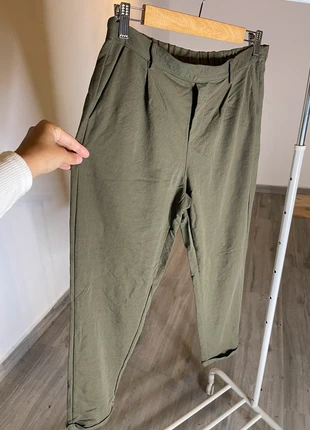 Pantalón de pinzas ligero como nuevo See The Moon, marque: See The Moon, état: Très bon état, taille: M / 38 / 10, 4,00 €, 4,90 € Protection acheteurs incluse