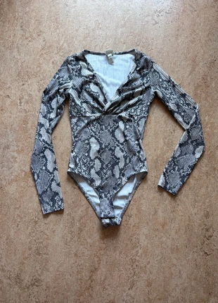 Bodys mit Schlangendruck, marque: H&M, état: Bon état, taille: S / 36 / 8, 8,00 €, 9,10 € Protection acheteurs incluse