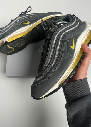 Air Max 97 grise et jaune logo brodé taille/45, marque: Nike, état: Bon état, taille: 45, 40,00 €, 42,70 € Protection acheteurs incluse