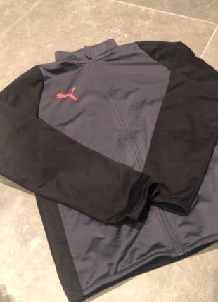 Trainings jasje, merk: Puma, staat: Nieuw zonder prijskaartje, maat: XS / 34 / 6, € 15,00, € 16,45 inclusief Kopersbescherming