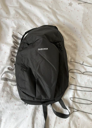 2 sacs à dos, brand: Quechua, condition: Like new, €3.00, €3.85 includes Buyer Protection