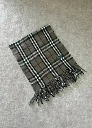 Écharpe Burberry gris, marke: Burberry, zustand: Sehr gut, 45,00 €, 47,95 € beinhaltet Vinted-Käuferschutz Pro