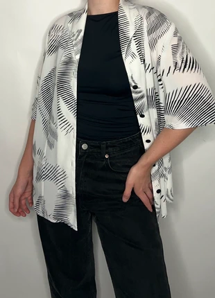 1990s black and white grunge indie streetwear Copenhagen arthoe fisherman whimsigoth blouse, merk: Vintage, staat: Heel goed, maat: XL / 42 / 14, € 12,50, € 13,83 inclusief Kopersbescherming Pro