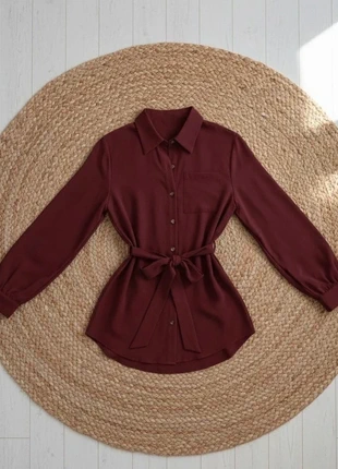 Chemisier bordeaux élégant à nouer à la taille, merk: Firferie, staat: Heel goed, maat: S / 36 / 8, € 32,90, € 35,25 inclusief Kopersbescherming