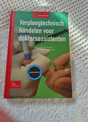 Boek verpleegtechnisch handelen voor doktersassistenten , J. Van Amerongen mbo 3, staat: Heel goed, € 15,00, € 16,45 inclusief Kopersbescherming