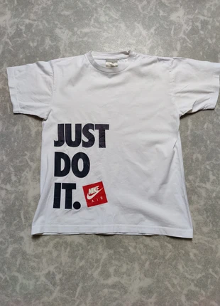 T-shirt Nike Taille M Blanc, marque: Nike, état: Bon état, taille: M, 2,00 €, 2,80 € Protection acheteurs incluse