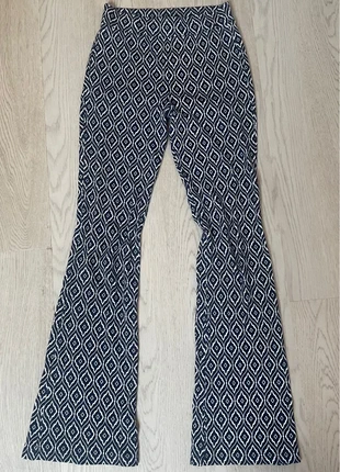 WE flared broek zwart wit patroon – maat 158, marca: WE, estado: Nuevo sin etiquetas, tamaño: 13 años / 158 cm, 5,00 €, 5,95 € Protección al comprador incluida