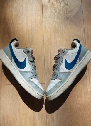 Sneaker nike taille 37.5 grise bleue et blanche en bon état prix négociable, marke: Nike, zustand: Gut, größe: 37.5, 15,00 €, 16,45 € inklusive Vinted-Käuferschutz