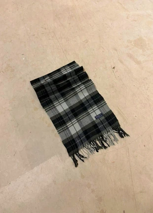 Écharpe Burberry gris noir vintage 2000s, marque: Burberry, état: Très bon état, 50,00 €, 53,20 € Protection acheteurs incluse