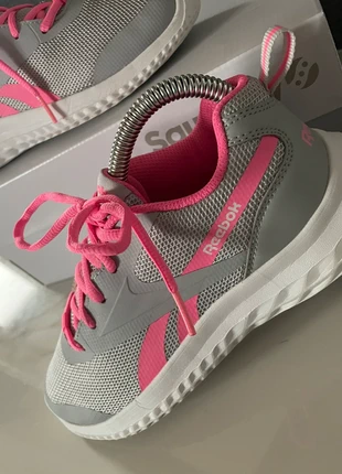 Scarpe Donna, merk: Reebok, staat: Heel goed, maat: 35, € 9,00, € 10,15 inclusief Kopersbescherming