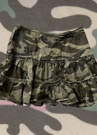 Vintage Camouflage Skirt Layers Ruffled - 2000s Y2K, merk: Vintage Dressing, staat: Heel goed, maat: S / 36 / 8, € 26,00, € 28,00 inclusief Kopersbescherming