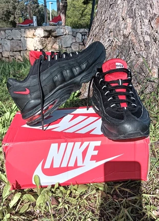 Nike Air Max (negras y rojas), marca: Nike, estado: Muy bueno, tamaño: 38, 40,00 €, 42,70 € Protección al comprador incluida