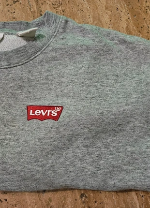 Sweat gris, marque: Levi's, état: Très bon état, taille: XXS / 32 / 4, 8,00 €, 9,10 € Protection acheteurs incluse
