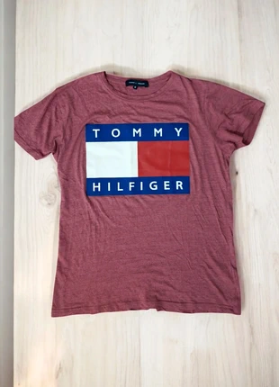 T-Shirt Tommy Hilfiger - Taglia M, marke: Tommy Hilfiger, zustand: Sehr gut, größe: M / 38 / 10, 4,00 €, 4,90 € inklusive Vinted-Käuferschutz