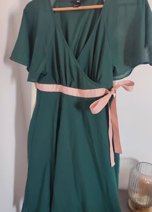 Robe fluide H&M, merk: H&M, staat: Heel goed, maat: M / 38 / 10, € 5,00, € 5,95 inclusief Kopersbescherming