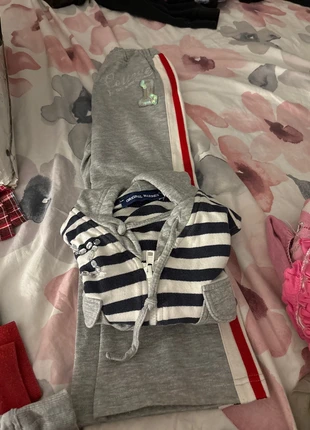 Tuta Felpa poi pantaloni original marines bambina 4 anni, marke: Original Marines, zustand: Sehr gut, größe: 4 Jahre / 104, 2,00 €, 2,80 € inklusive Vinted-Käuferschutz