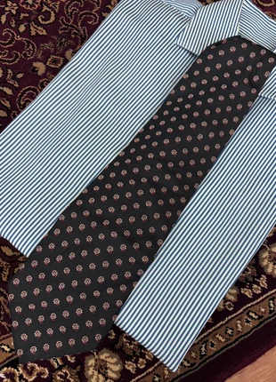 Cravate bleu marine avec un motifs de fleurs élégant, brand: Vintage Dressing, condition: Very good, €4.00, €4.90 includes Buyer Protection Pro